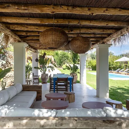 Luxurious Finca Gertrudis With Pool