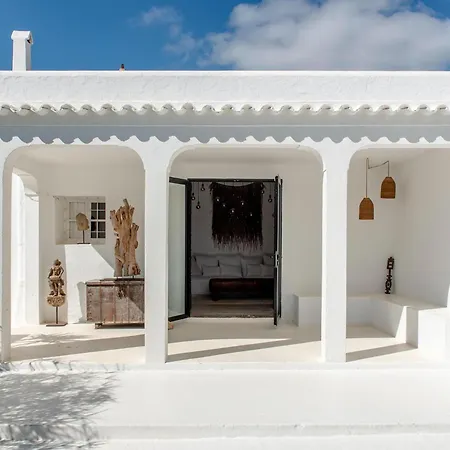 Сasa de vacaciones Luxurious Finca Gertrudis With Pool Santa Eulalia del Río