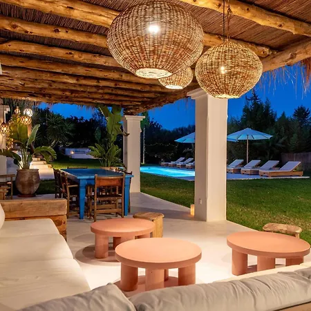 Luxurious Finca Gertrudis With Pool
